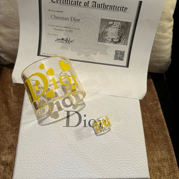 Beautiful Vintage Dior Signature Hearts Lucite Cuff and Ring Set - Picture 2 of 5